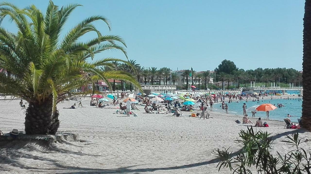 Grand Studio Climatise En Bord De Mer Avec Parking Securise Golfe-Juan Eksteriør billede
